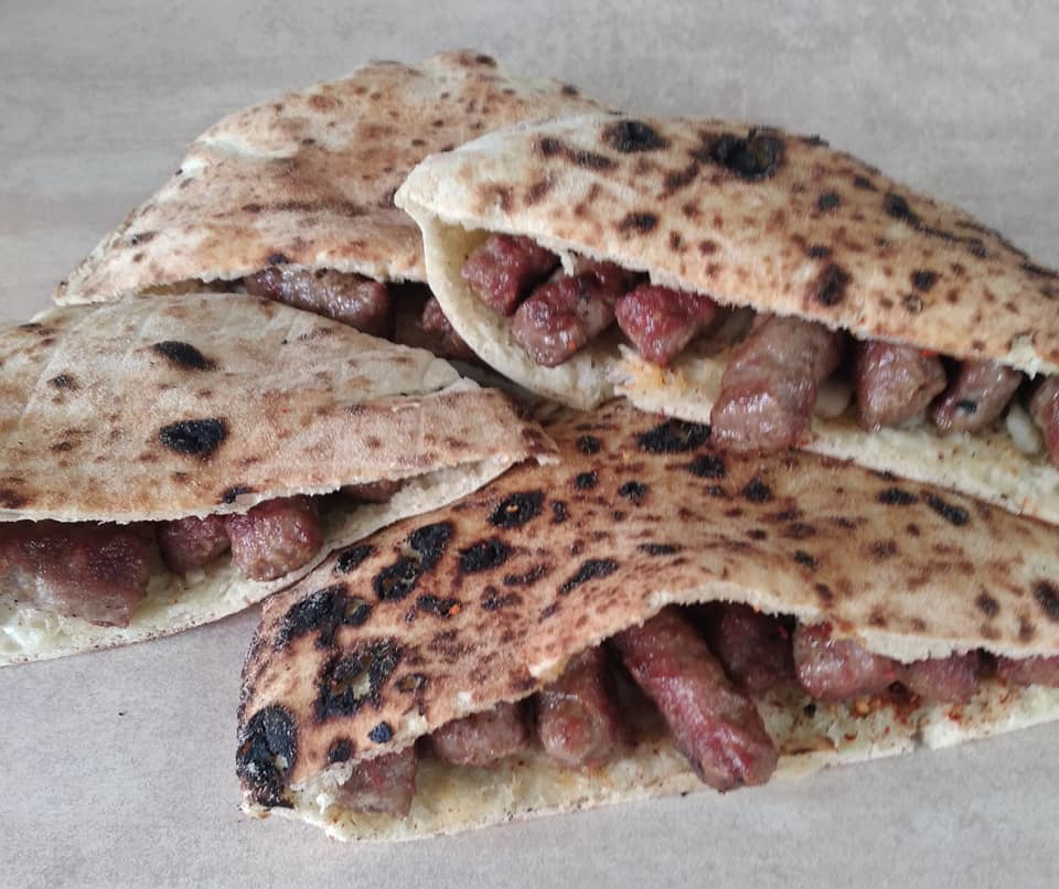 Ćevapi u lepinji